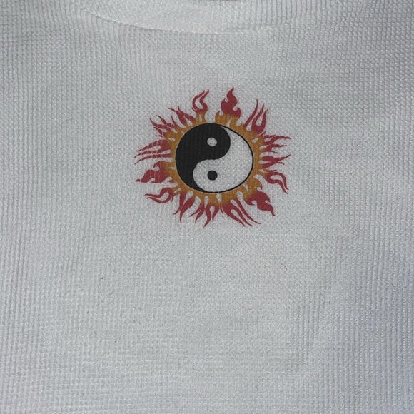 Yin Yang crop top - Picture 2 of 3